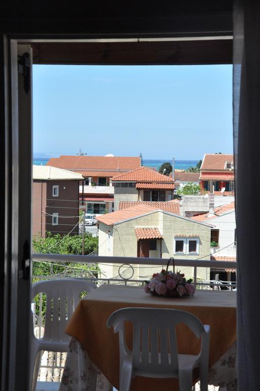 Koskinas Apartments Acharavi  Rum bild